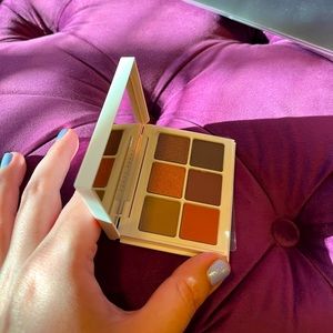 Fenty Beauty Eyeshadow Palette in Deep Neutrals - unused!